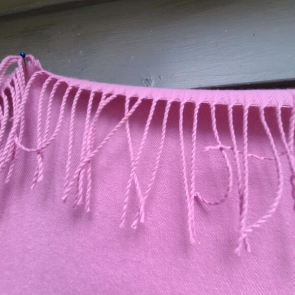 Pink Pashmina feels like Cashmere - Picture 3 of 8